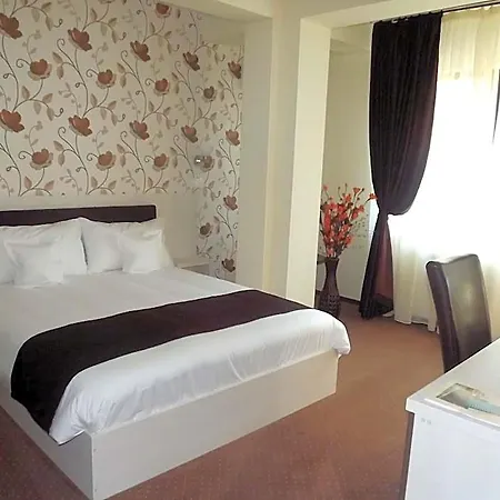 Hotel West Plaza