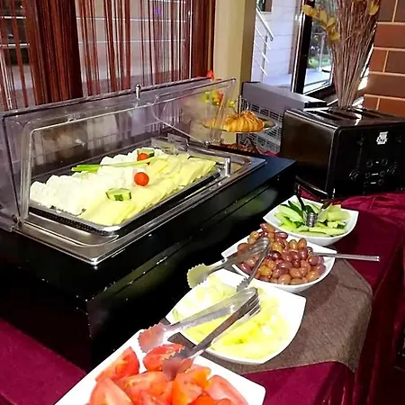West Plaza Hotel 3*