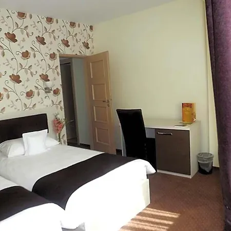 West Plaza 3* Bucharest