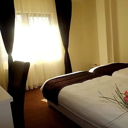 West Plaza Hotel