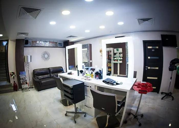 West Plaza فندق بوخارست