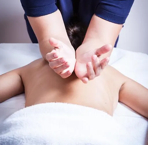 West Plaza Готель