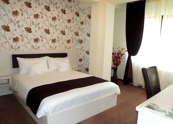 West Plaza 3*