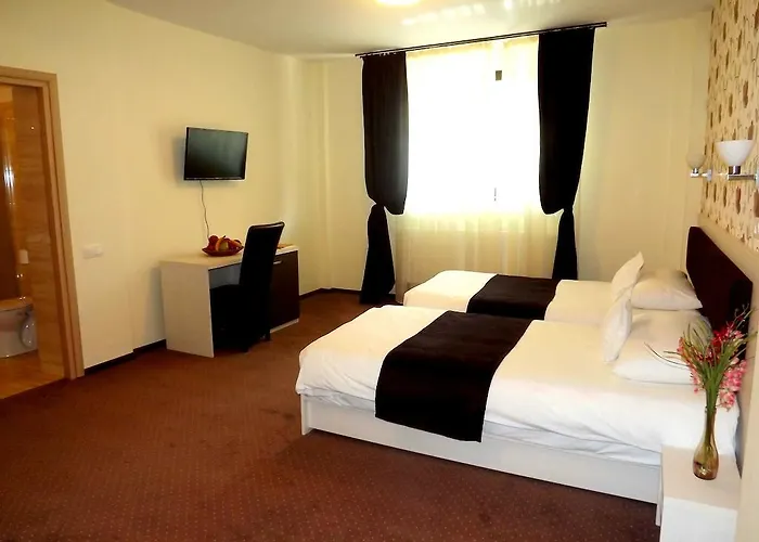 West Plaza Hotel 3*
