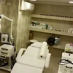 Hotell West Plaza