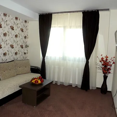 West Plaza Hotel 3*