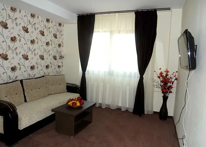 West Plaza Hotel 3*