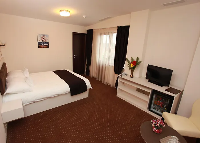 Hotel West Plaza 3*